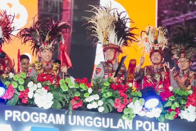 
					Didukung 367 Ribu Warga, Polri Raih Juara III Karnaval Kemerdekaan HUT RI ke-81, Usung Tema Pesona Sulawesi Utara