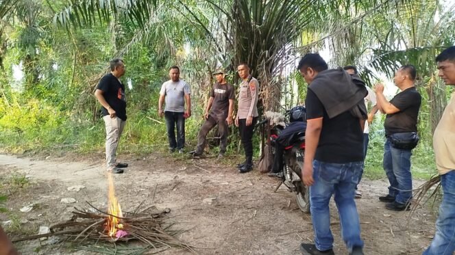 
					Polisi Gerebek Lokasi Diduga Sarang Narkoba di Dolok Masihul, Empat Pria Melarikan Diri