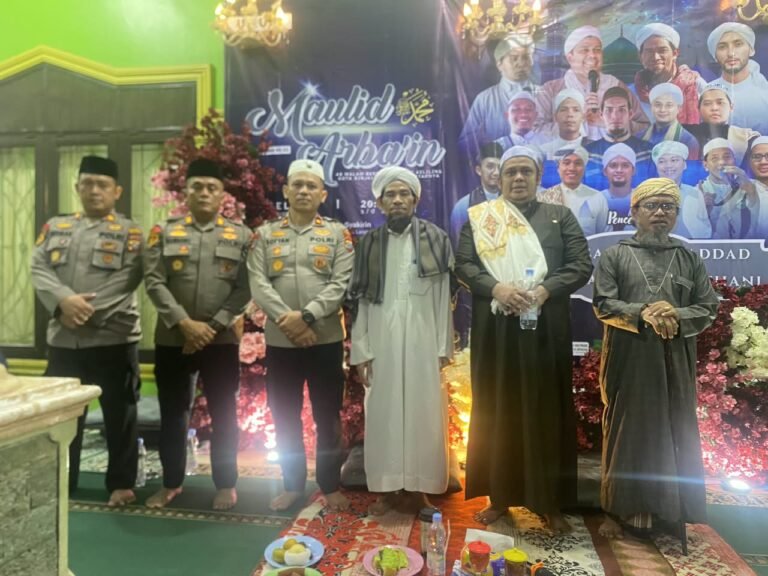 KAPOLRES Binjai Hadiri maulid Arbin di Masjid AS-syakirin Masyarakat Jaga Katibmas