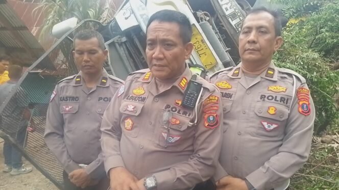 
					Geger! Bus Wisatawan Masuk Permukiman Warga di Boho Samosir, 26 Penumpang Terluka